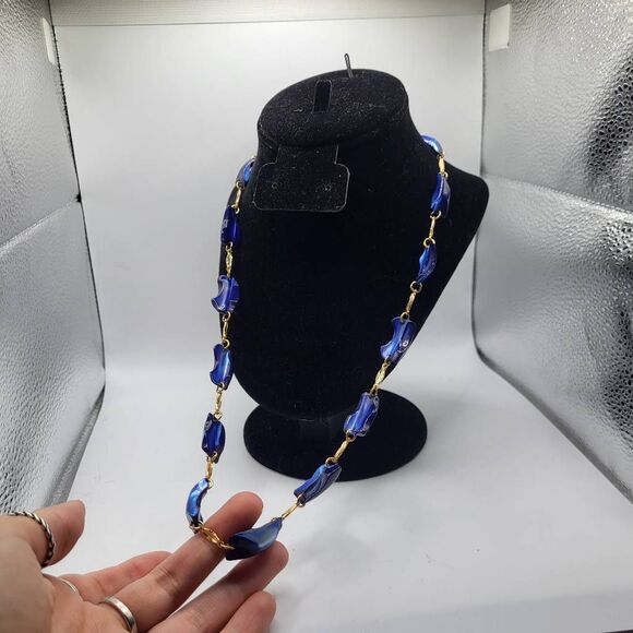 Beautiful Cerulean Blue Mother of Pearl and Gold Necklace - Picture 3 of 7